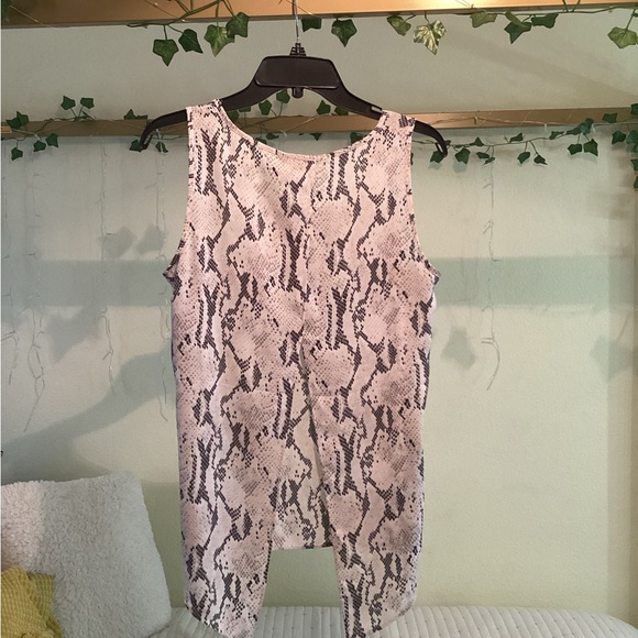 Express Reptile Pattern Tank Top - Picture 3 of 3